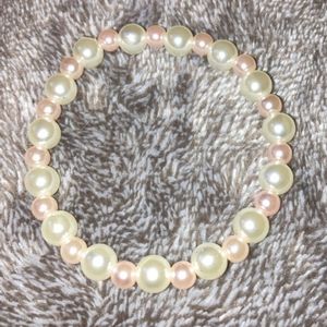 Pink and white pearl beaded bracelet